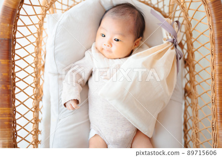 Present baby gift 89715606