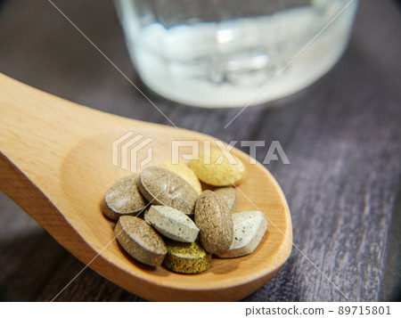 Supplements and water Supplements and water 89715801