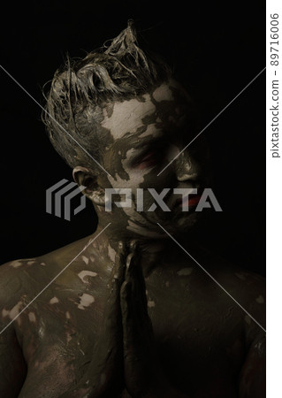 dirty smeared make up 89716006
