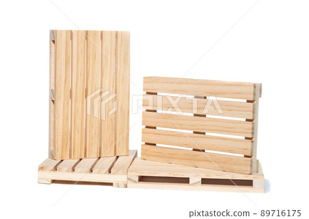 empty wooden pallet isolated on white background.. 89716175