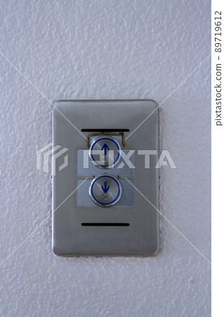 Press the elevator up and keypad elevator Press the elevator up and keypad elevator 89719612