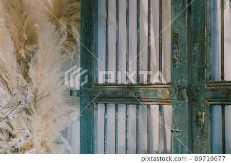 Cafe decorated with dried flowers 89719677