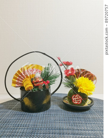 Modern New Year's decoration figurine 89720757