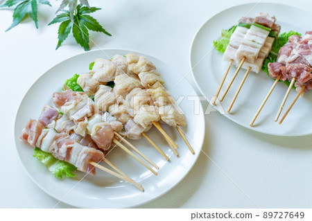 解凍冷凍烤雞肉串 89727649