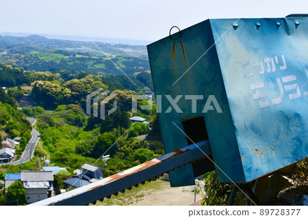 Superb view overlooking from the mandarin orange field dolly Superb view overlooking from the mandarin orange field dolly 89728377