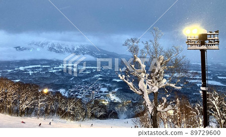 夜間遊戲 Niseko Hirafu 滑雪勝地和俱知安夜景 夜間遊戲 Niseko Hirafu 滑雪勝地和俱知安夜景 89729600