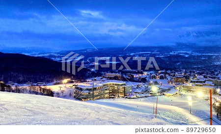 夜間遊戲 Niseko Hirafu 滑雪勝地和俱知安夜景 夜間遊戲 Niseko Hirafu 滑雪勝地和俱知安夜景 89729650