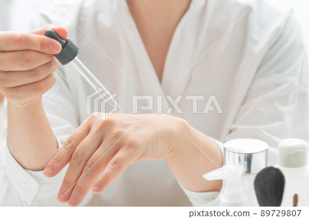 Skin care at hand 89729807