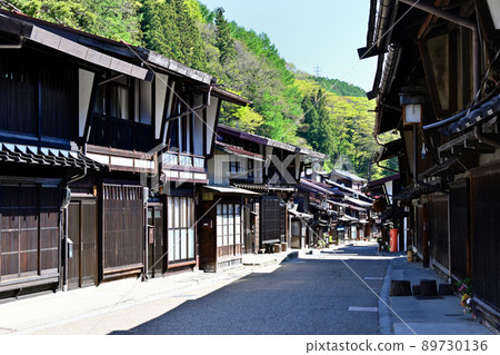 朝陽下的中山道、木曾路、奈良井宿 89730136