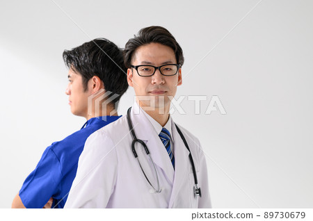 男性醫學影像白大衣聽診器 男性醫學影像白大衣聽診器 89730679