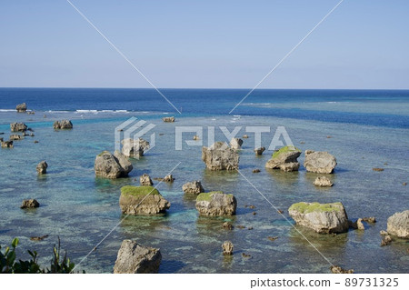 A cove with large and small rocks in Higashi Heian Nazaki A cove with large and small rocks in Higashi Heian Nazaki 89731325
