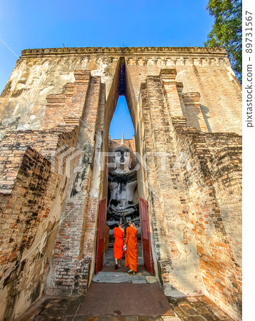 Wat Si Chum temple and big Buddha in Sukhothai historical park, Thailand Wat Si Chum temple and big Buddha in Sukhothai historical park, Thailand 89731567