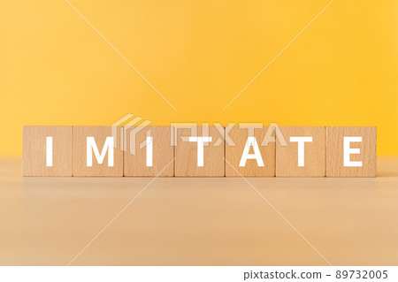 模仿/模仿的形象 | 上面寫著“IMITATE”的積木 模仿/模仿的形象 | 上面寫著“IMITATE”的積木 89732005