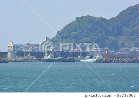 Fishing port 89732068