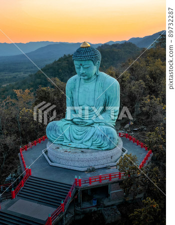 Aerial view of Wat Doi Prachan Mae Tha or Wat Phra That Doi Phra Chan in Lampang, Thailand Aerial view of Wat Doi Prachan Mae Tha or Wat Phra That Doi Phra Chan in Lampang, Thailand 89732287