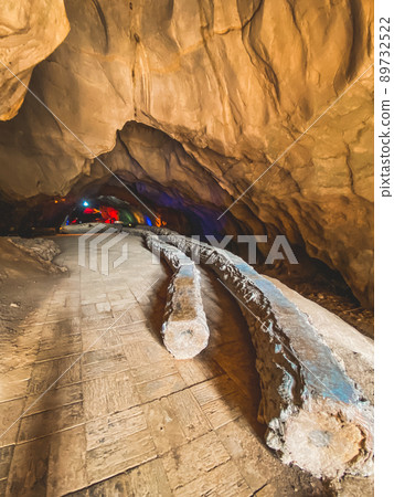 Tham Pha Nang Khoi cave in Phraeprovince, Thailand Tham Pha Nang Khoi cave in Phraeprovince, Thailand 89732522
