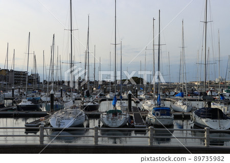 Evening view of Enoshima Yacht Harbor 89735982