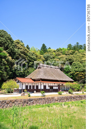 <Shimane Prefecture> Yakumo Kayabuki Exchange Center and Satoyama scenery 89736786