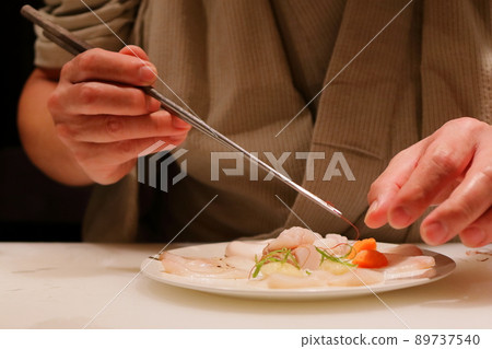 廚師提供食物 89737540