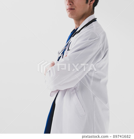 無臉男性醫學圖像白色背景 無臉男性醫學圖像白色背景 89741682