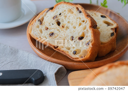 Bread bakery close-up material 89742047