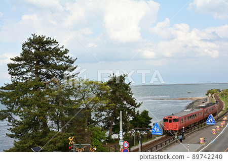 Toyama / Amaharashi Coast 89742240