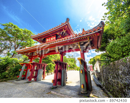 首里城公園守禮門（沖繩縣那霸市） 89742430