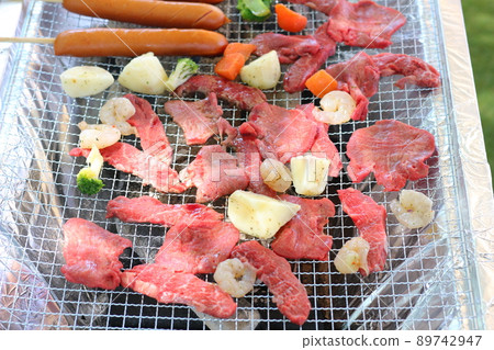 BBQ: Charcoal-grilled beef and pork. Camping, outdoor parties, events BBQ: Charcoal-grilled beef and pork. Camping, outdoor parties, events 89742947
