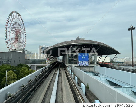 從百合海鷗的前車看到的車站 從百合海鷗的前車看到的車站 89743529