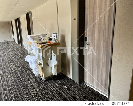 家政保洁車打掃酒店房間 家政保洁車打掃酒店房間 89743875