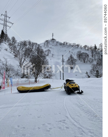 與家人一起享受雪地摩託的景點 89744060