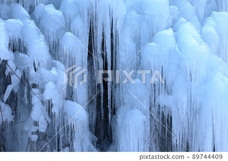 Winter tradition Ice object (ice waterfall, spring water open space, Toyota City, Aichi Prefecture) Winter tradition Ice object (ice waterfall, spring water open space, Toyota City, Aichi Prefecture) 89744409