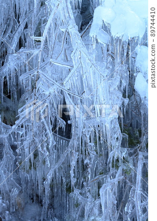 Winter tradition Ice object (ice waterfall, spring water open space, Toyota City, Aichi Prefecture) Winter tradition Ice object (ice waterfall, spring water open space, Toyota City, Aichi Prefecture) 89744410