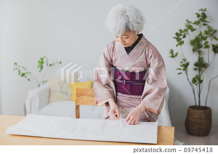 和服女人 tato 紙 89745418