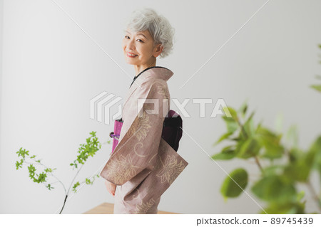 Pink tsumugi gray hair woman Pink tsumugi gray hair woman 89745439