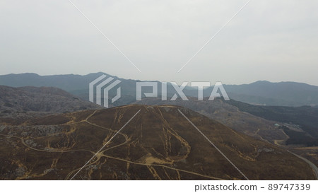 Nature and global environment of Akiyoshidai Quasi-National Park! Mine City, Yamaguchi Prefecture Drone Nature and global environment of Akiyoshidai Quasi-National Park! Mine City, Yamaguchi Prefecture Drone 89747339