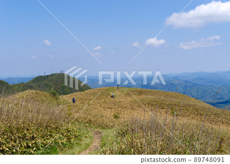 從三部山的內池到小三部的風景:順時針(2022年5月) 從三部山的內池到小三部的風景:順時針(2022年5月) 89748091