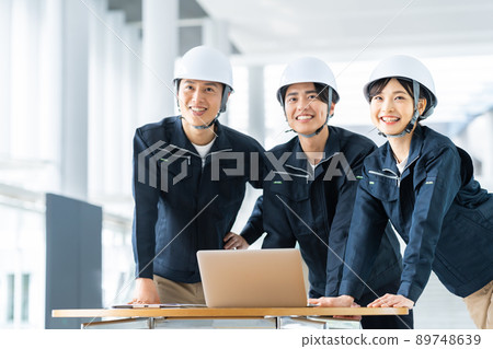 Staff of workers to coordinate Staff of workers to coordinate 89748639