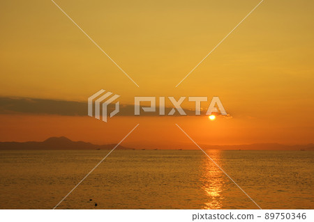 Ariake Sea and low clouds and sunrise scene Ariake Sea and low clouds and sunrise scene 89750346