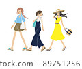 享受夏日旅行的三名婦女 89751256
