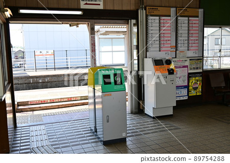 Station building of Kani Station on the conventional line 89754288