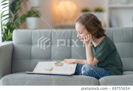 girl is reading a book 89755654