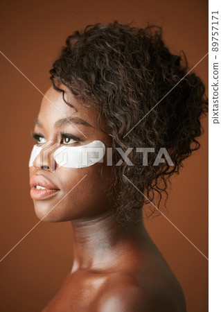 Woman with Undereye Patches Woman with Undereye Patches 89757171