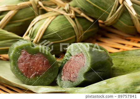 Bamboo dumpling 89757841