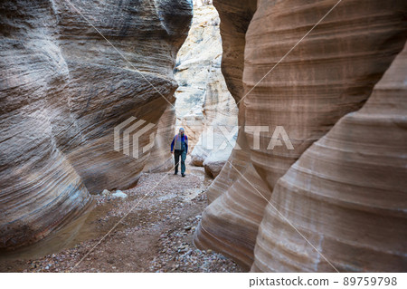 Slot canyon 89759798
