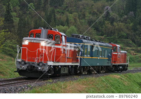 Oito Line Minami-Otari-Nakado JR West DE10-1598 + Maya 34-2005 + DD16-304 Oito Line Minami-Otari-Nakado JR West DE10-1598 + Maya 34-2005 + DD16-304 89760240