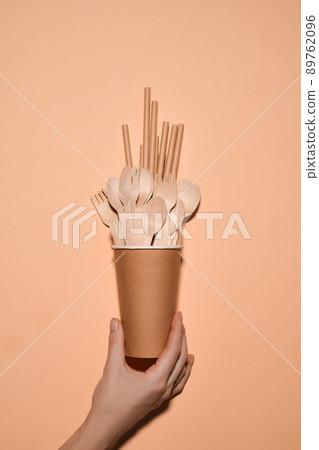 Disposable tableware made of natural materials 89762096