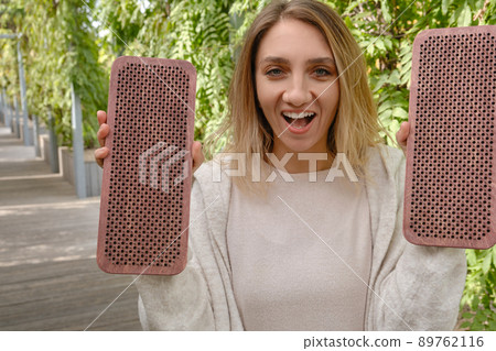 Woman hold sadhu board Woman hold sadhu board 89762116