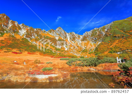 [長野縣]秋色高峰的駒岳千疊敷馬戲團（木曾駒岳） 89762457