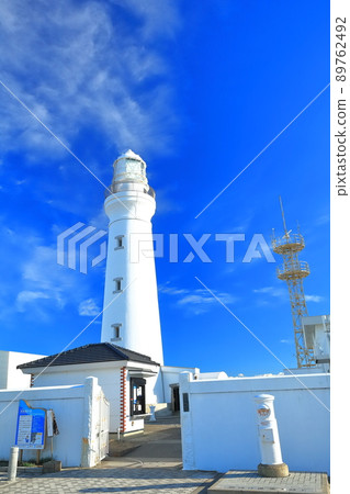 [Chiba] Inubosaki Lighthouse and white mailbox under sunny weather 89762492